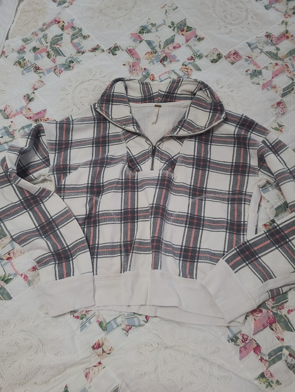 Free People Women's Cream and Tan Sweatshirt Half Zip Plaid Small